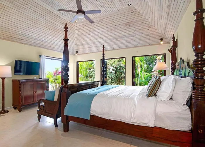 Hospitality Expert Half Hill Pool Villa *