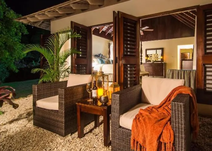 Hospitality Expert Half Hill Pool Villa *