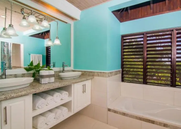 Hospitality Expert Half Hill Pool