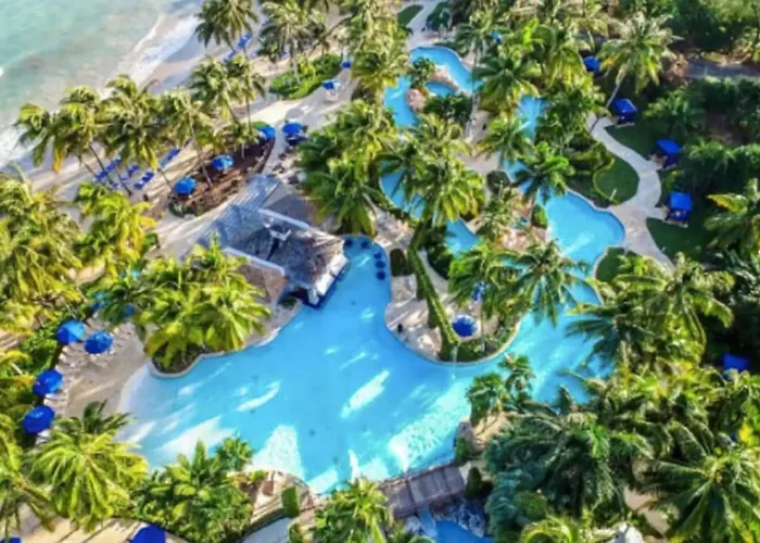 Villa Hospitality Expert Half Hill Pool *